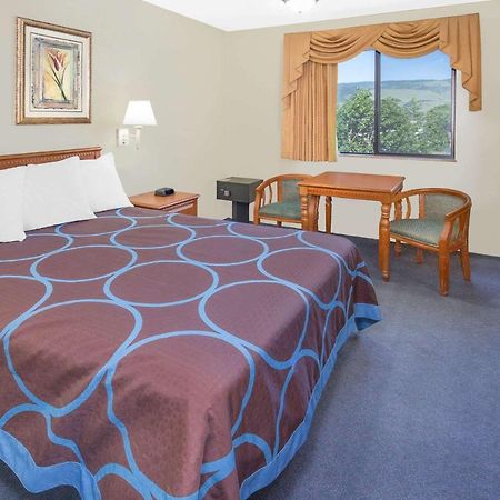 Super 8 By Wyndham Ashland Motel Eksteriør billede