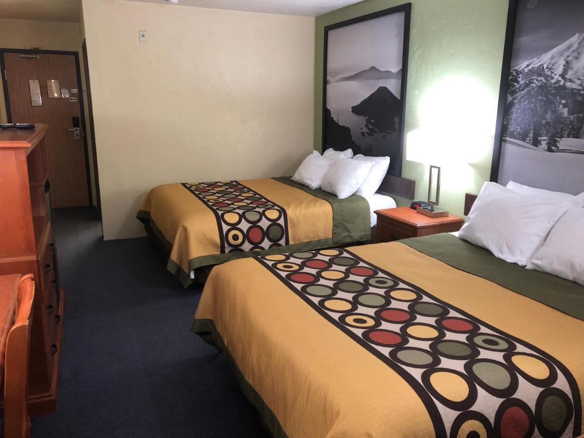 Super 8 By Wyndham Ashland Motel Eksteriør billede