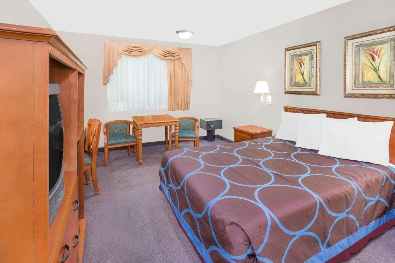 Super 8 By Wyndham Ashland Motel Eksteriør billede